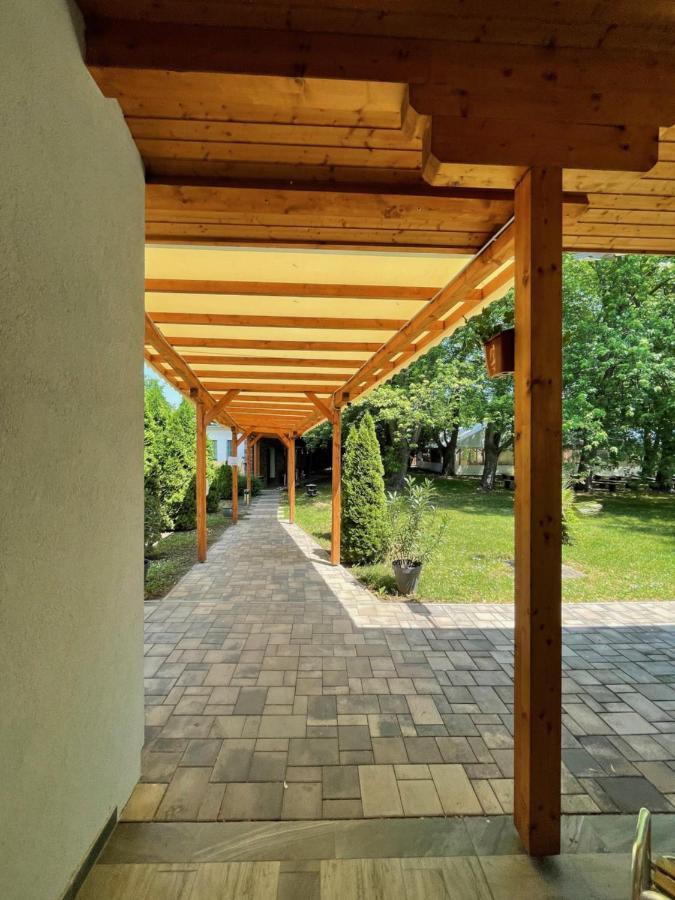 אפרטהוטל Liget Ueduelopark Fonyód מראה חיצוני תמונה